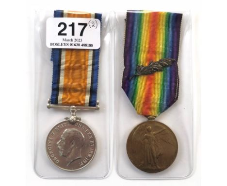 WW1 British Officers MID pair of Medals.  Awarded to CAPT S HILTON. Comprising: British War Medal, Victory Medal and MID Oakl