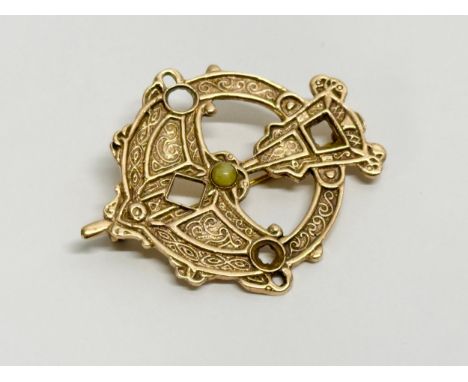 A Late 19th Century Irish Celtic Tara brooch. 9ct. 8.30 grams. 5x4cm