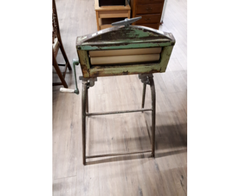A VINTAGE MANUAL MANGLE