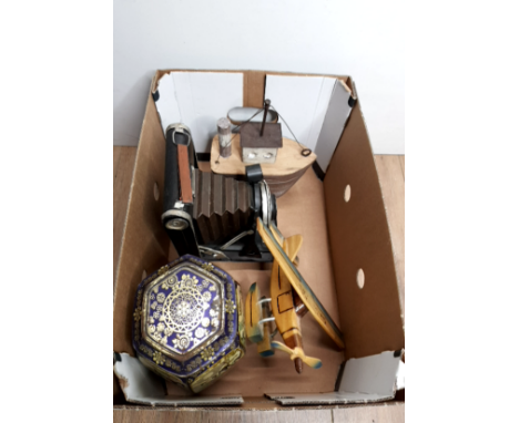 BOX CONTAINING VINTAGE CAMERA PLANE AND BOAT ETC