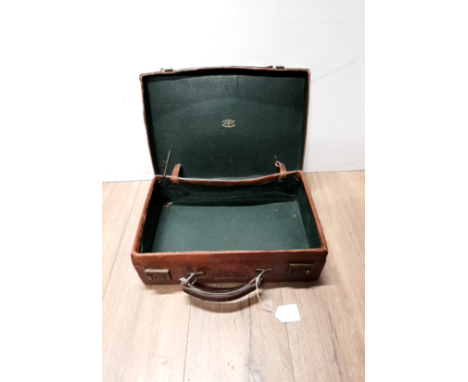 A VINTAGE FINNIGANS LEATHER CASE