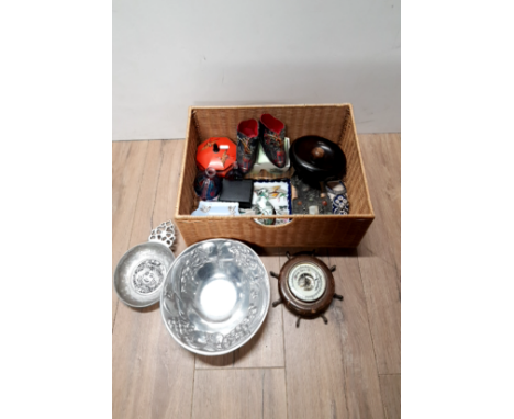 A BASKET CONTAINING A RWP BOWL AND DISH TOGETHER WITH A SHIPS WHEEL BAROMETER AND ORNAMENTS ETC