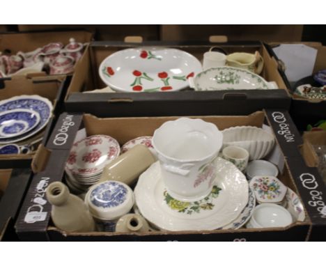 TWO TRAYS OF CERAMICS TO INCLUDE MASONS, CROWN DEVON, COALPORT AND THREE CERAMIC BOTTLES