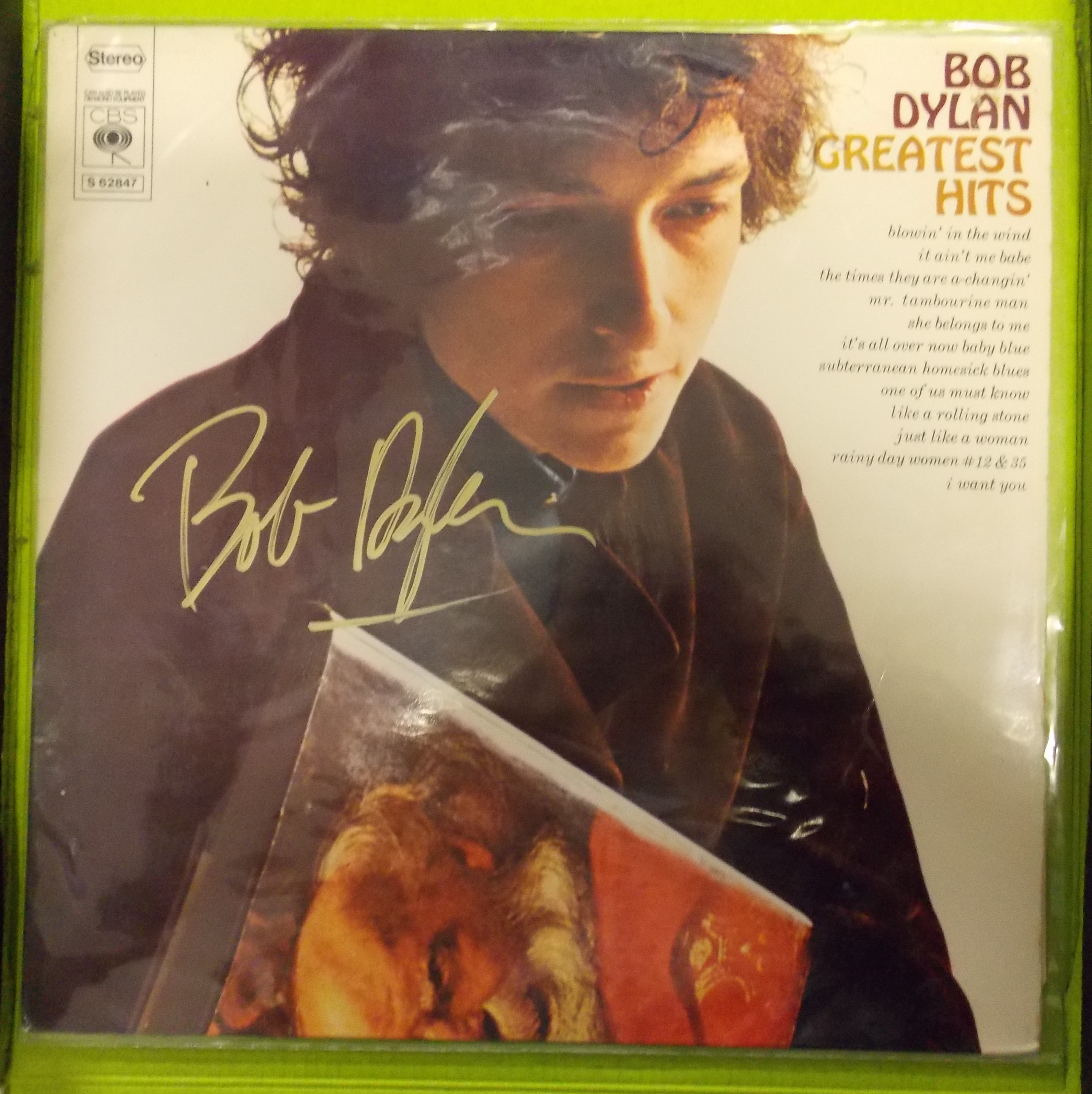 BOB DYLAN GREATEST HITS LP, AUTOGRAPHED IN GOLD MARKER PEN (PURCHASED ...