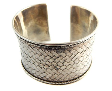 Karen tribe, Myanmar, silver bangle, weave pattern with tribal tip