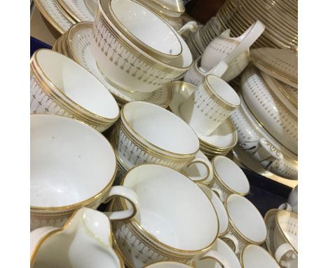 An extensive Spode Queen's Gate pattern tea and dinner service