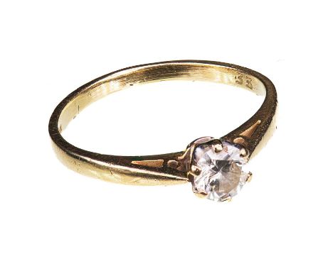 AN 18 CARAT YELLOW GOLD AND DIAMOND SOLITAIRE RING set with a round brilliant-cut diamond. Estimated diamond weight 0.33ct, r