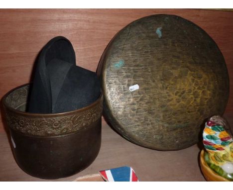 Copper planter, brass gong and a gentleman's felt hat