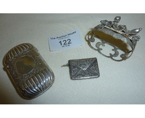 Bright-cut engraved silver vesta case, hallmarked for Birmingham 1911, maker's marks HW, engraved fob stamp case, marked as S