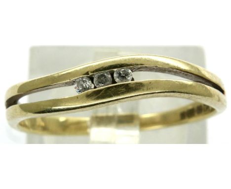 9ct gold ring set with three diamonds, size Q, 2.1g. P&amp;P Group 1 (£14+VAT for the first lot and £1+VAT for subsequent lot