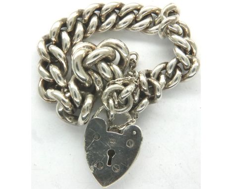 925 silver bracelet with safety chain and heart padlock, L: 16 cm, 42g. P&amp;P Group 1 (£14+VAT for the first lot and £1+VAT