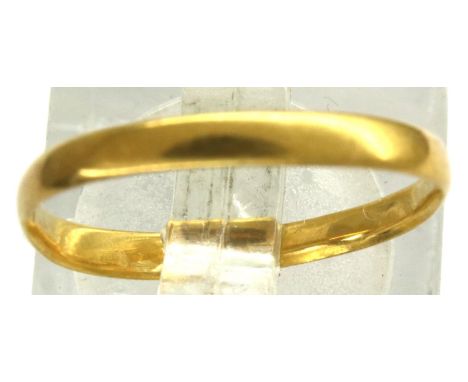 22ct gold wedding band, size M, 1.3g. P&amp;P Group 1 (£14+VAT for the first lot and £1+VAT for subsequent lots) 
