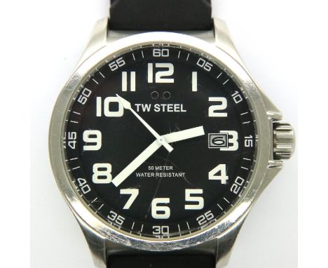 TW Steel; gents 50M water resistant wristwatch on black rubber strap, boxed, working at lotting. P&amp;P Group 1 (£14+VAT for