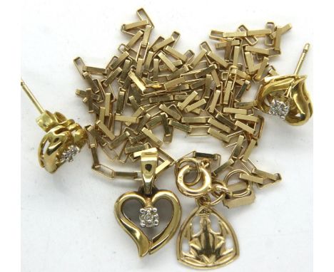 9ct gold heart pendant necklace and earring set, chain L: 48 cm, combined 4.5g. P&amp;P Group 1 (£14+VAT for the first lot an