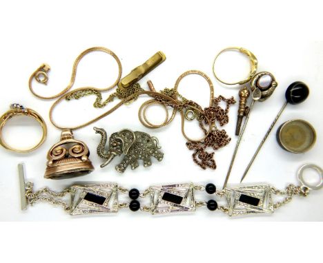 Collection of mixed antique and costume jewellery to include pendant necklaces. P&amp;P Group 1 (£14+VAT for the first lot an