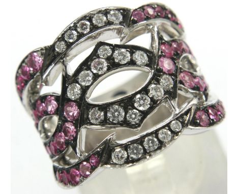 Stephen Webster (designer); 18ct white gold, diamond and pink sapphire ring, size M/N, 12.0g. P&amp;P Group 1 (£14+VAT for th