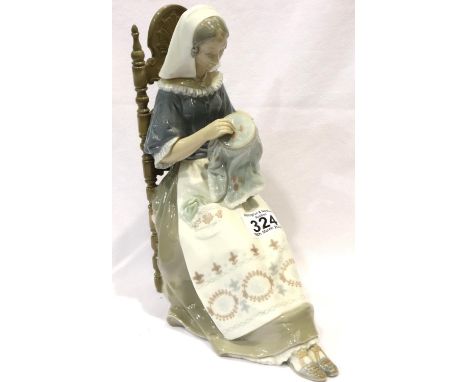 Lladro, large figure of a seated lady performing needlework, No cracks, chips or visible restoration, H: 28 cm. P&amp;P Group
