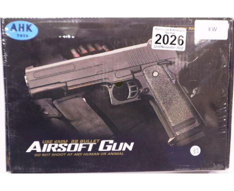 Airsoft 6mm BB gun, boxed. P&amp;P Group 3 (£25+VAT for the first lot and £5+VAT for subsequent lots) 