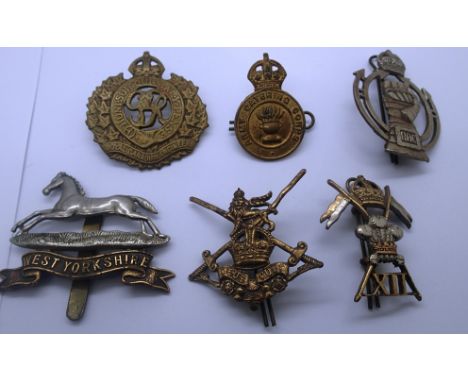 Mixed WWII badges including Royal Armoured Corps, Canadian Engineer etc (6). P&amp;P Group 1 (£14+VAT for the first lot and £