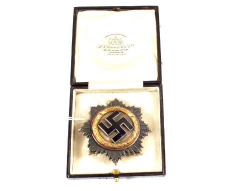 German WWII (PATTERN) Cross in gold with maker marked I on the back of the pin Deschler 1& Sohn Munchen with four rivets, som