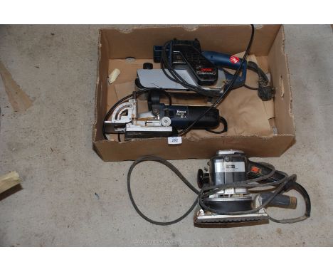 Ryobi Sander, grove Cutter etc. (running at time of lotting)