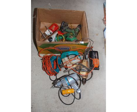 Quantity of drills incl. Black &amp; Decker Gold Electric drill, Hitachi drill, Wolf drill and Wolf Jigsaw with charger stati