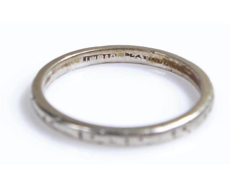 Platinum wedding band, 2.6 grams, ring size M