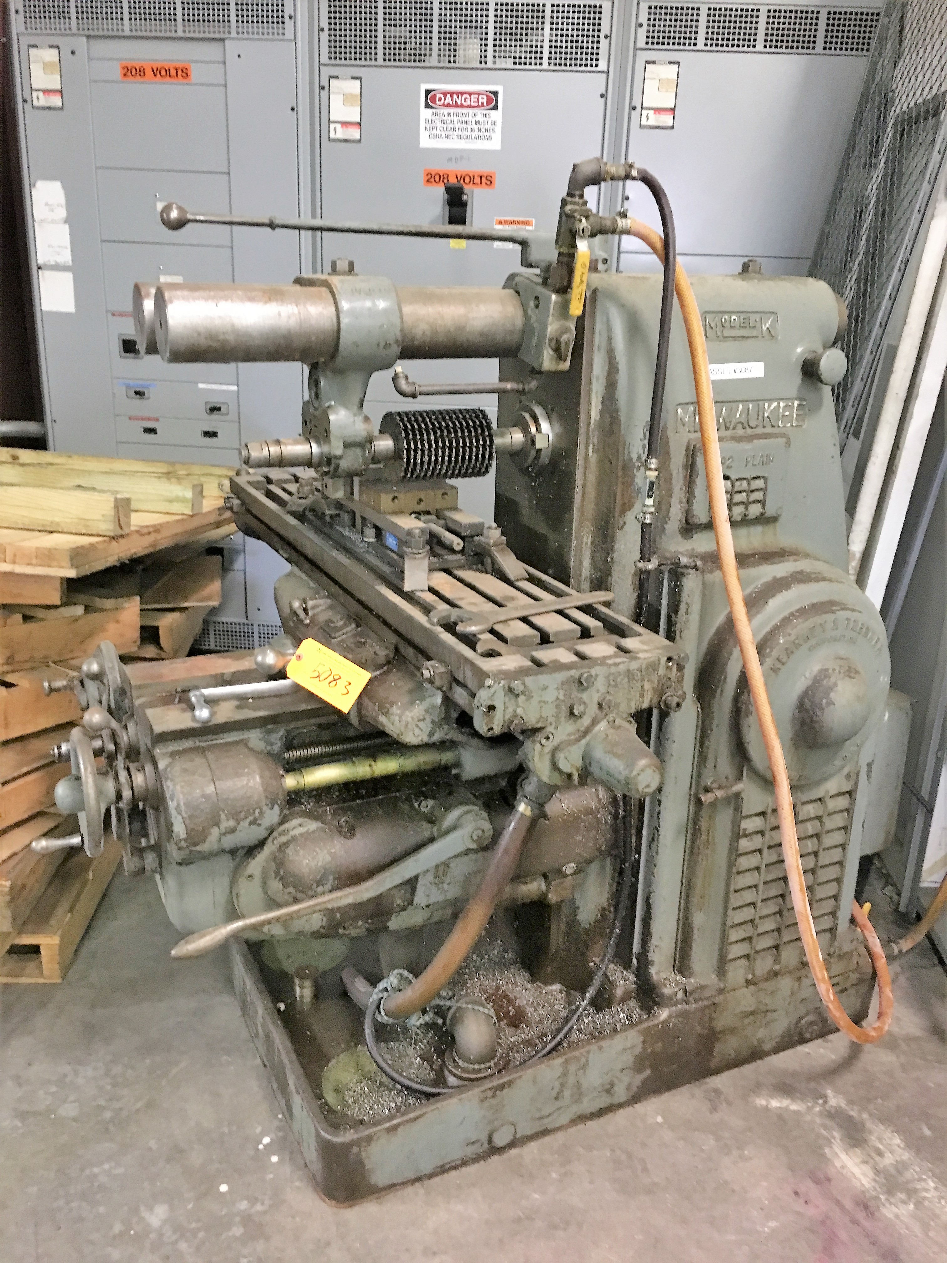 KEARNEY & TRECKER ''MILWAUKEE'' 3K HORIZONTAL MILLING MACHINE WITH 6