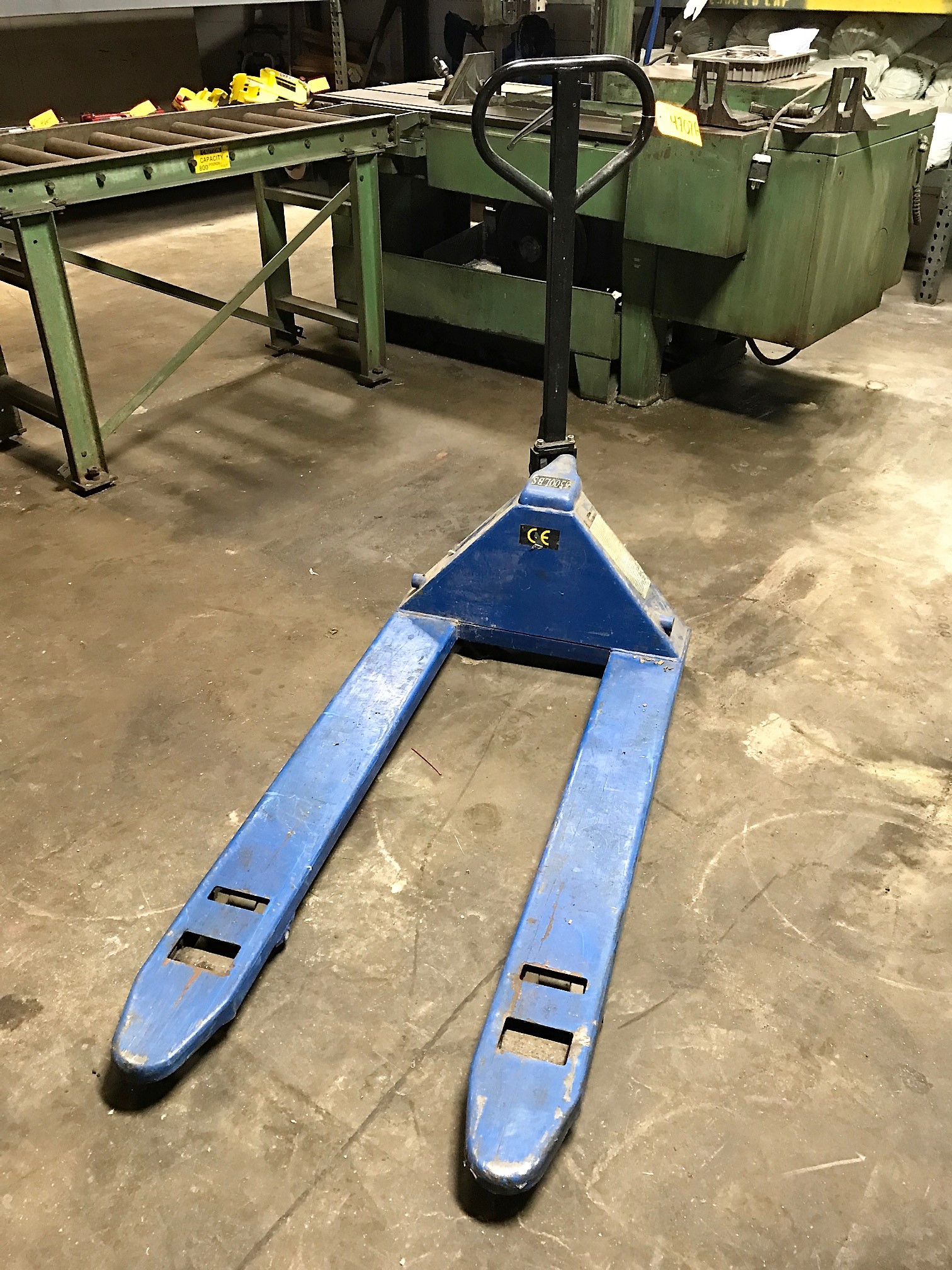HULIFT 5,500 LB. HYDRAULIC PALLET JACK