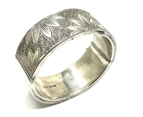 Vintage silver Cuff bangle measures approx 2.5cm wide weight 61g