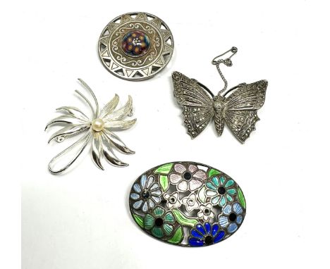 4 vintage silver brooches weight 52g