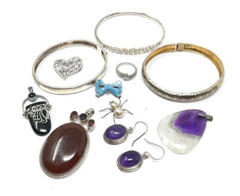 Selection of vintage silver jewellery weight 88g