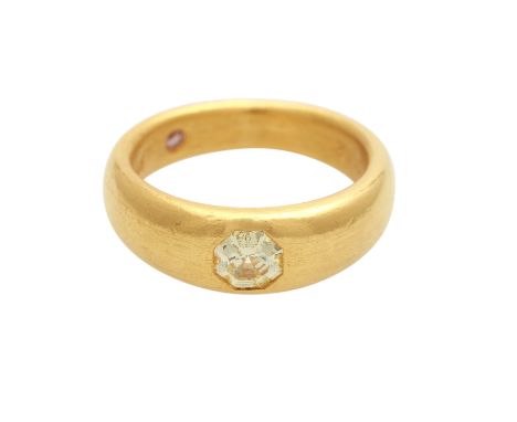 Solitärring mit Diamant im achteckigen Treppenschliff von ca. 0,45 ct, FANCY LIGHT YELLOW/SI, innenseitig kl. Brillant von 0,