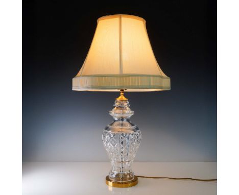 A refined Waterford crystal table lamp featuring the distinguished Araglin pattern, known for its elegant diamond and vertica