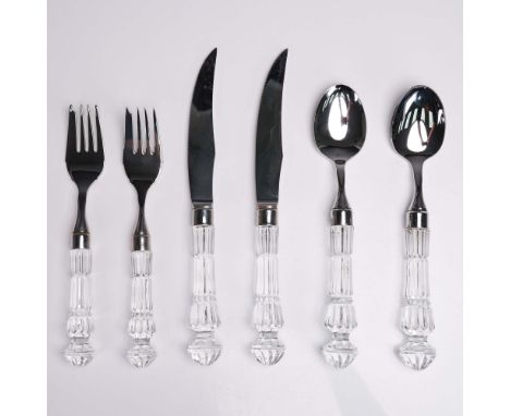 Refined 6-piece flatware set featuring cut crystal handles. Each piece combines brilliance with functional stainless steel to