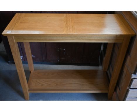 A modern light oak Ellis two-tier console table, 90 x 35 x 75 cm h 