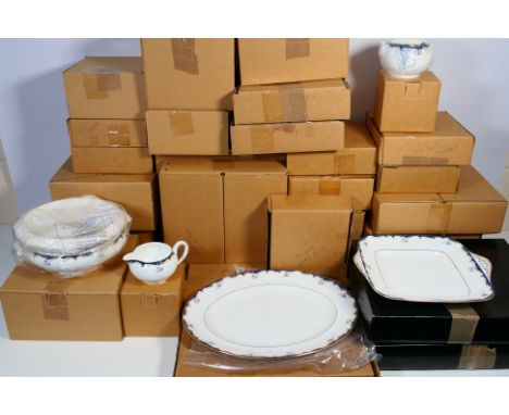 Wedgwood Chartley Dinner and Tea Service - A large collection (approx 76 pieces) of boxed Wedgwood Chartley 1988 - 1999 (Beli