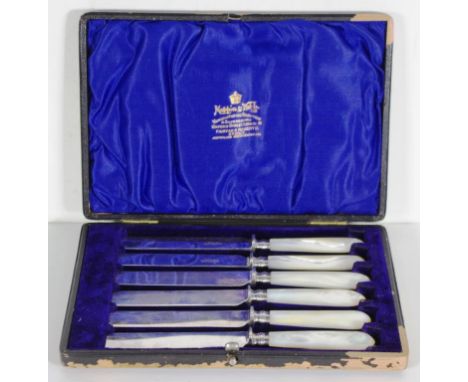 Vintage cased set tea knives silver plated blades, with pearl effect handles. In original, fitted Mappin &amp; Webb case.