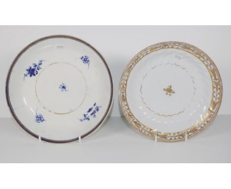 Antique Caughley Salopian ware shallow dish hand painted blue floral decoration, marked 'S' to base, circa 1780s, (diameter 2