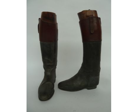 Davies Boots, a pair of black leather gents hunting boots with mahogany tops and original wooden trees size 8-9