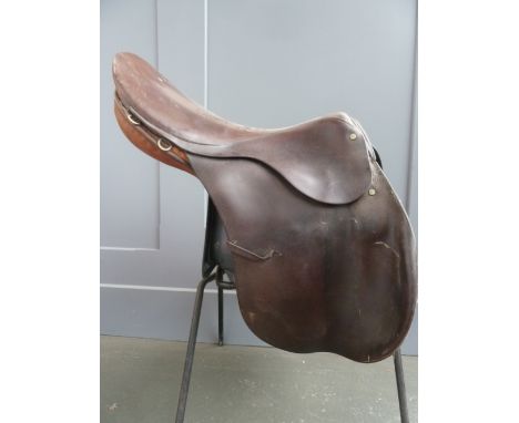 A Giddens of London hunting saddle 19in