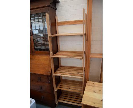 A five shelf slatted pine set of shelves 175 x 53 x 40cm