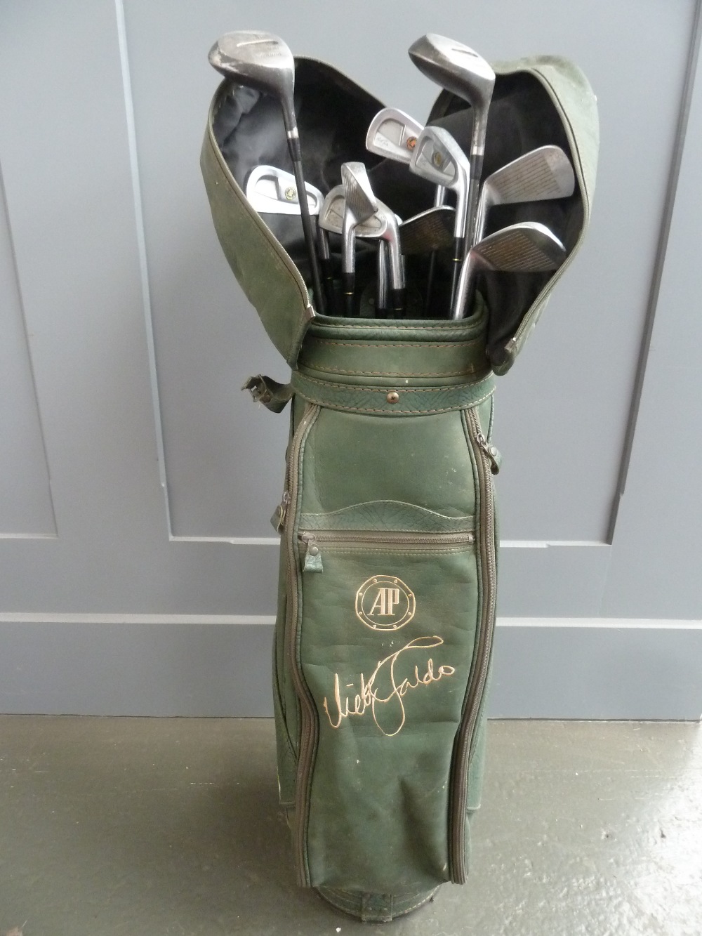audemars piguet golf bag