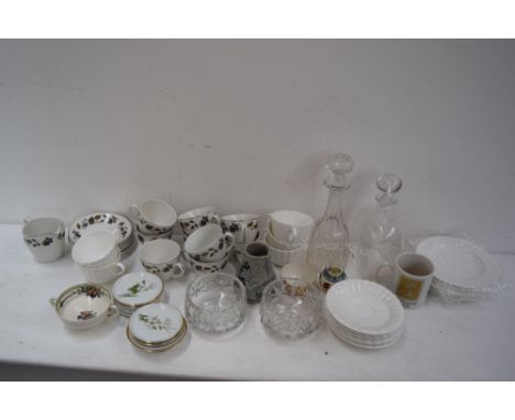 A mixed lot of glassware and ceramics including Royal Arden, Royal Worcester namely Crown ware 'Parklane' and Alfred Meakin '