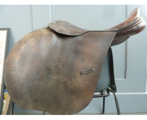 A Calcutt and Sons leather hunting saddle 18in