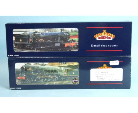 Bachmann OO gauge, a Modified Hall Class BR locomotive and tender 4-6-0 "Mere Hall" no.7915 and a Class A1 BR 4-6-2 locomotiv