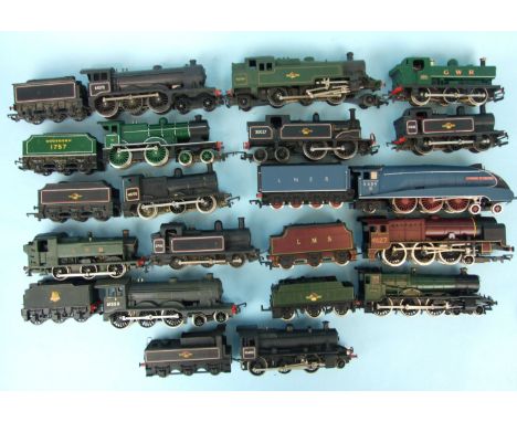 Graham Farish, a 00 gauge GWR 0-6-0T pannier tank engine and thirteen other locomotives by Triang, Bachmann, etc.