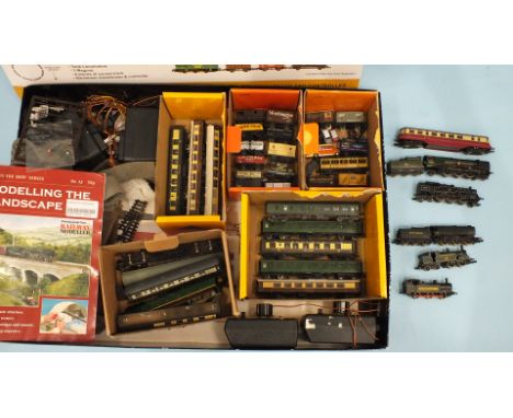Graham Farish by Bachmann, N gauge, a BR Merchant Navy Class 4-6-2 locomotive and tender no.35028, a Standard Class 2-6-4 tan
