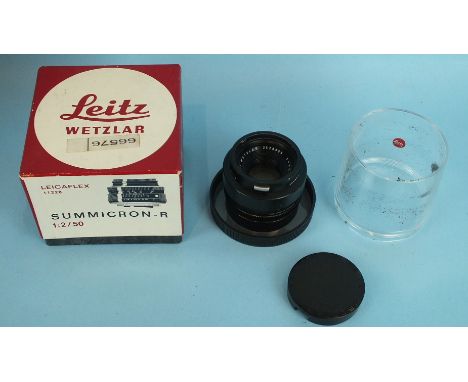 A Leica Summicron-R 1:2 50mm lens no.2528998, bayonet fitting, boxed.