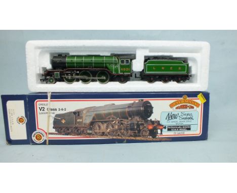 Bachmann 00 gauge Gresley V Class 2-6-2 LNER locomotive and tender, no 4801, boxed.